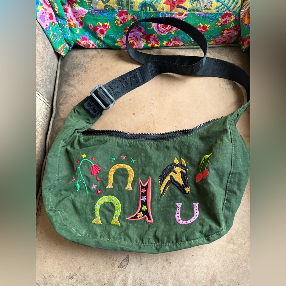 Well loved/UC Jessica Williams X Baggu medium crescent